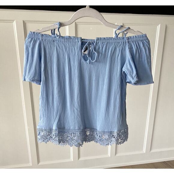 H&M Divided Womens Cold Shoulder Keyhole Lace Short Sleeve Cropped Blouse Size 2 - Picture 1 of 10